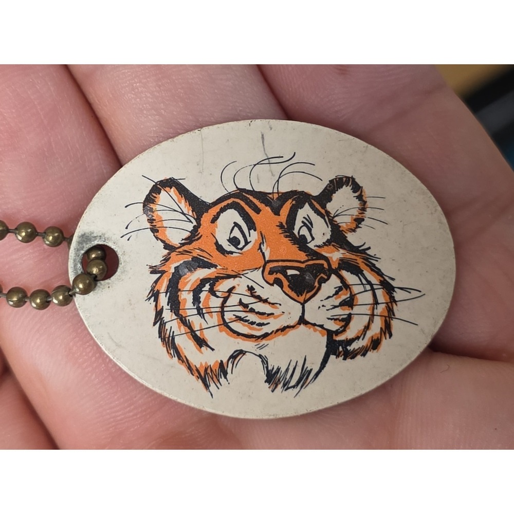 Vintage Esso Exxon Happy Motoring Key Club Tiger Key Fob Tag AA 394218 Houston